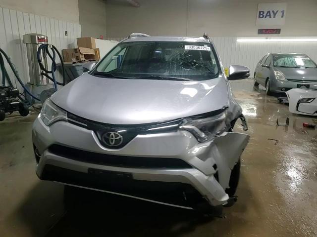 2017 Toyota Rav4 Xle VIN: 2T3RFREV1HW688435 Lot: 93036225