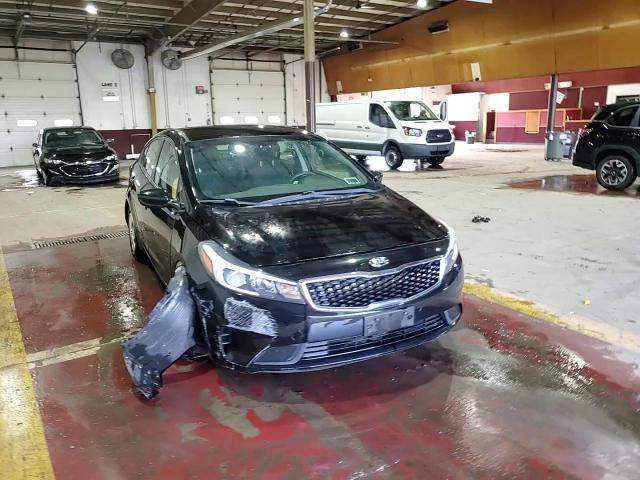 2018 Kia Forte Lx VIN: 3KPFK4A75JE279560 Lot: 90878355