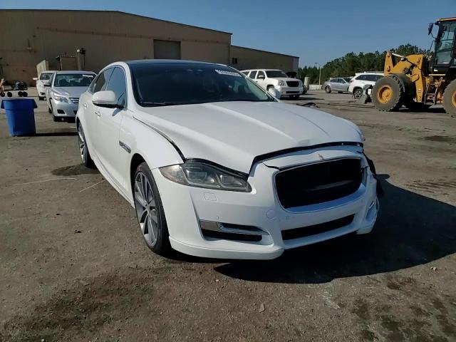 2019 Jaguar Xj R - Sport VIN: SAJWA1C72K8W21171 Lot: 93365265