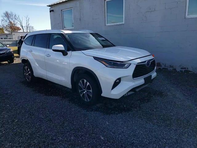 2021 Toyota Highlander Xle VIN: 5TDGZRBH5MS083892 Lot: 92990545