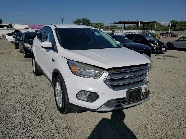 2017 Ford Escape Se VIN: 1FMCU0G98HUE16352 Lot: 91354805