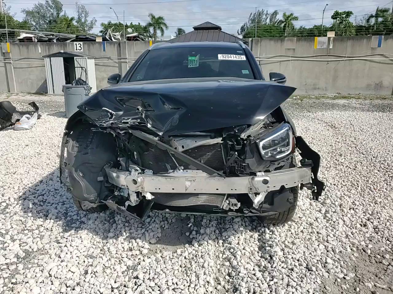 Фото: W1N0G8DB9MV264650