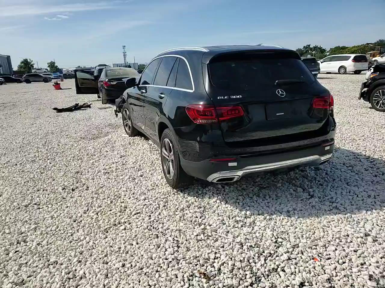 Фото: W1N0G8DB9MV264650