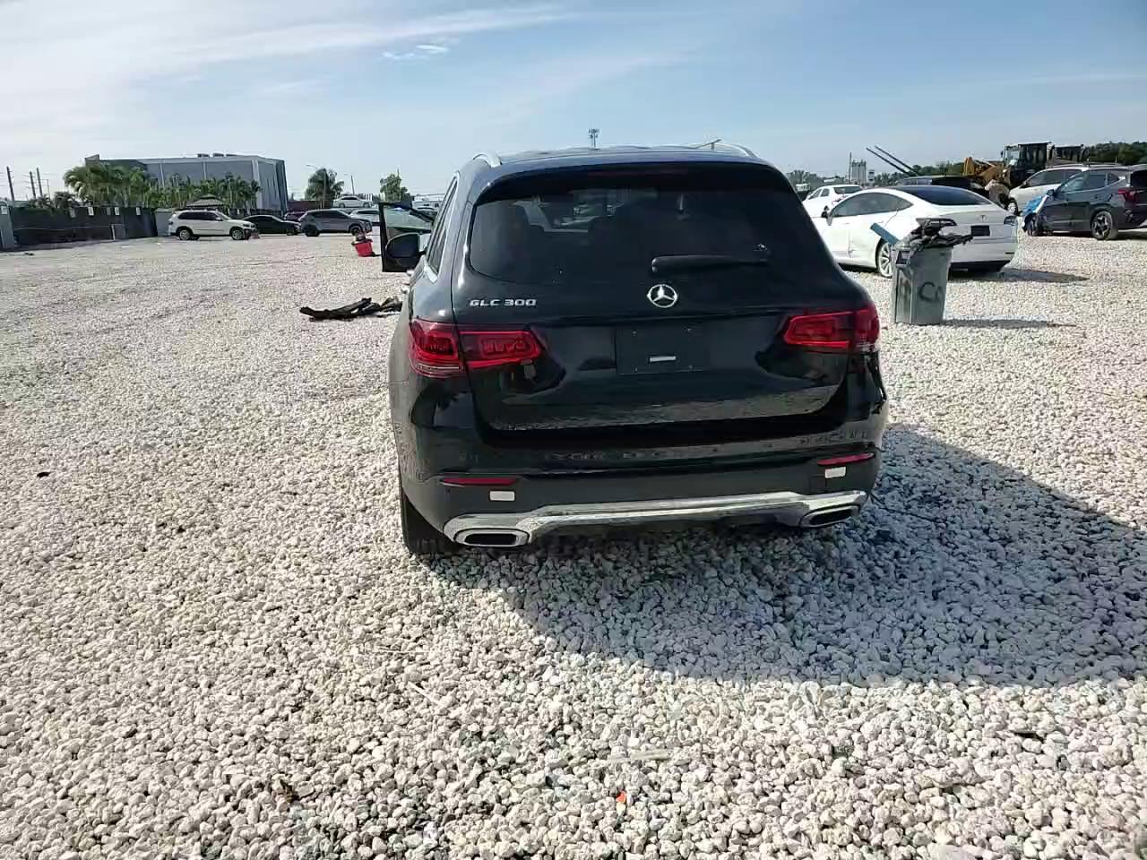 Фото: W1N0G8DB9MV264650