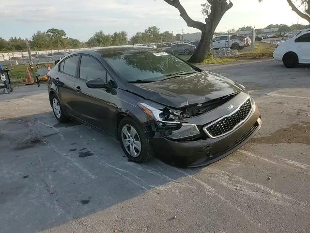 2018 Kia Forte Lx VIN: 3KPFK4A78JE182711 Lot: 93926125