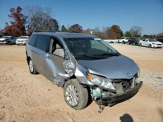 2011 Toyota Sienna Xle VIN: 5TDDK3DC5BS007656 Lot: 93245175