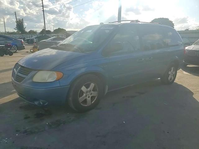 2005 Dodge Grand Caravan Sxt VIN: 2D4GP44L35R389349 Lot: 92882035