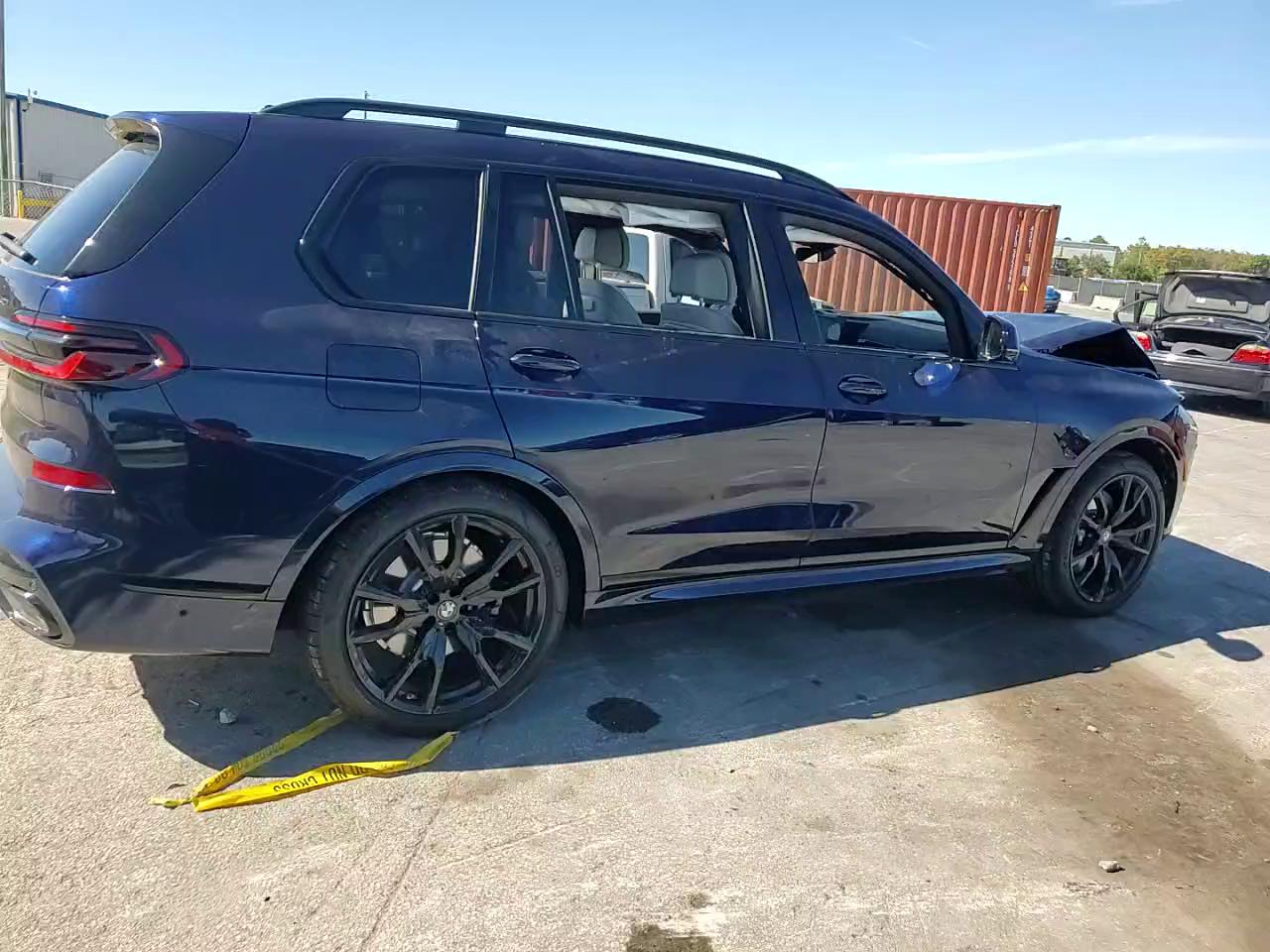 Фото: 5UX23EM01T9136806