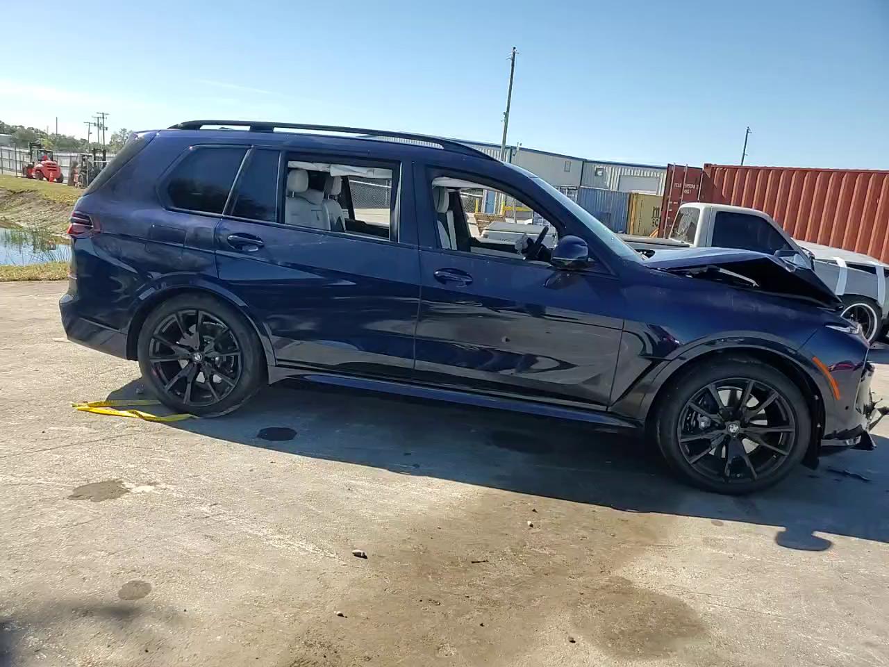 Фото: 5UX23EM01T9136806