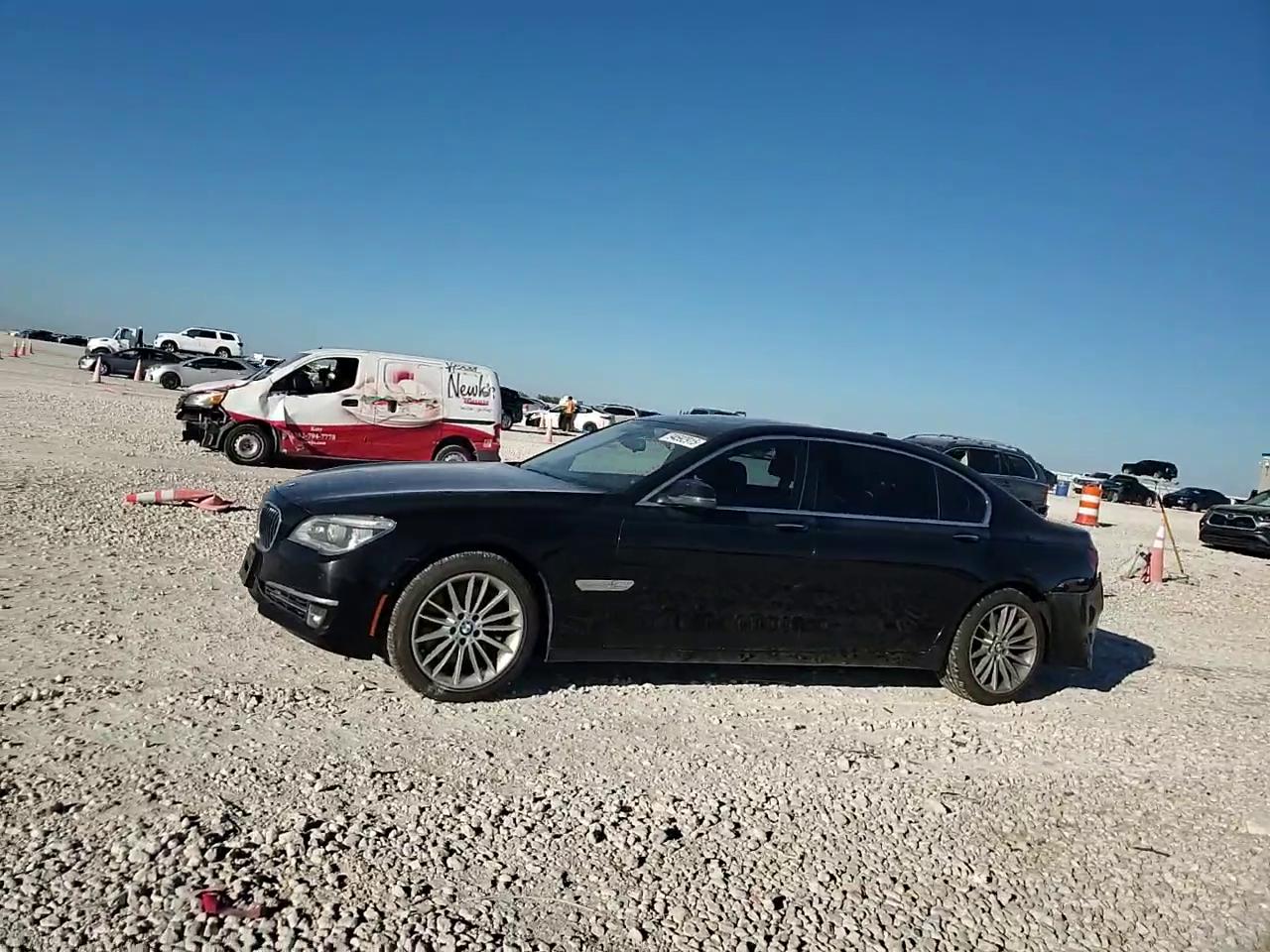 Фото: WBAYF8C55ED141764