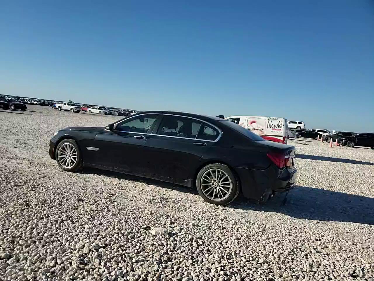 Фото: WBAYF8C55ED141764