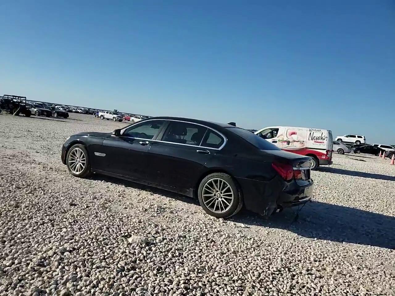 Фото: WBAYF8C55ED141764