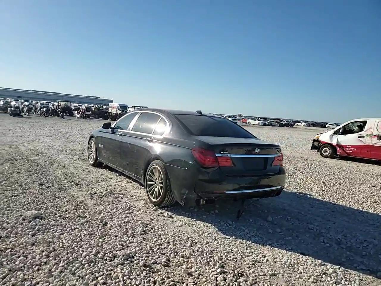 Фото: WBAYF8C55ED141764