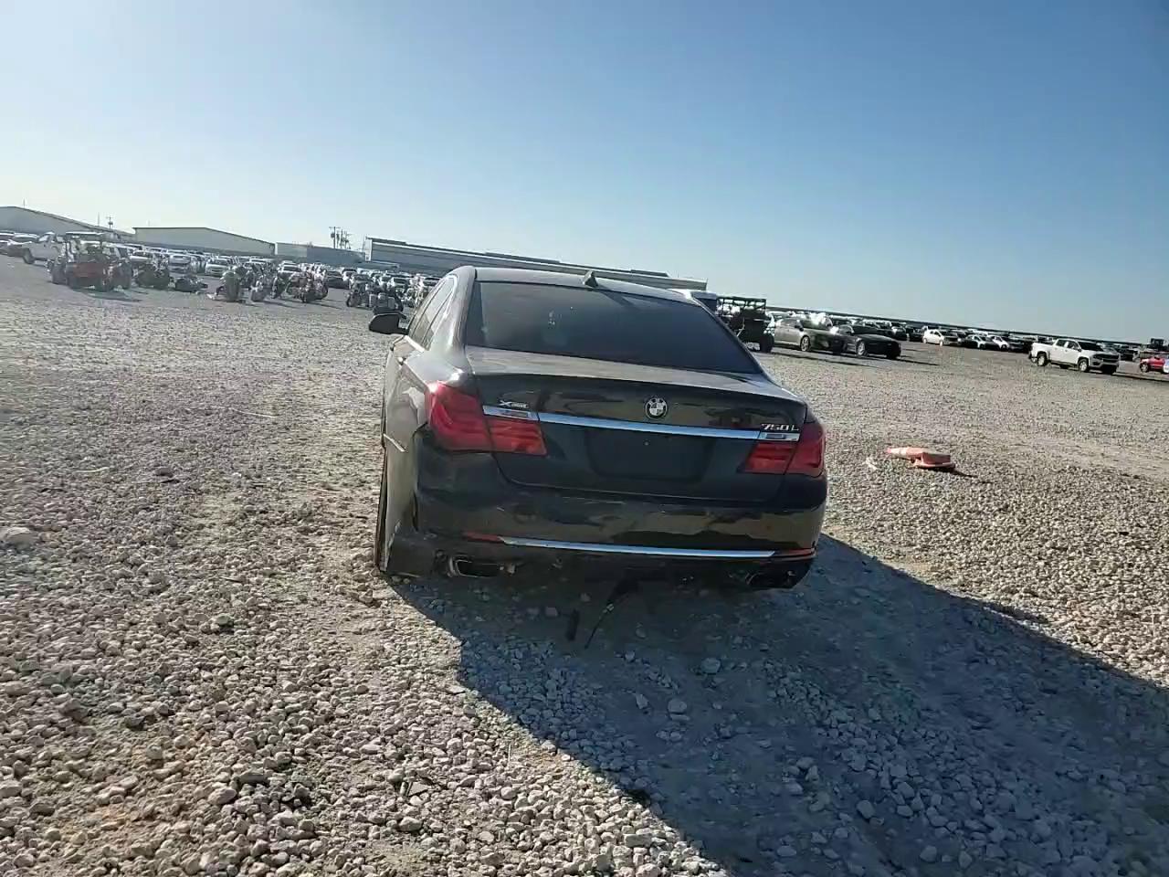 Фото: WBAYF8C55ED141764