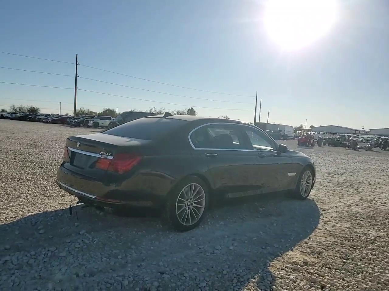 Фото: WBAYF8C55ED141764