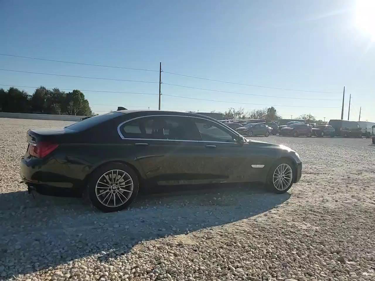 Фото: WBAYF8C55ED141764