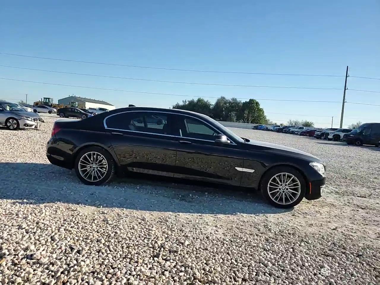 Фото: WBAYF8C55ED141764