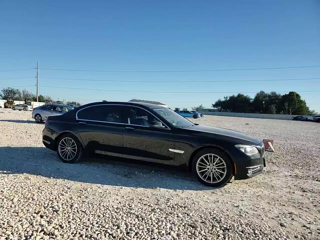 Фото: WBAYF8C55ED141764