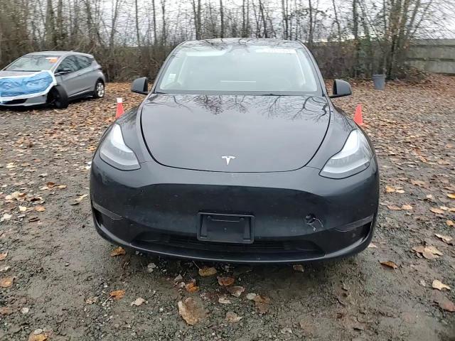 2024 Tesla Model Y VIN: 7SAYGDEE9RF014961 Lot: 93513425