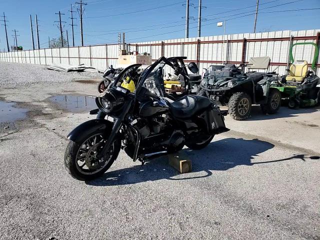 2015 Harley-Davidson Flhr Road King VIN: 1HD1FBM11FB638755 Lot: 92839365