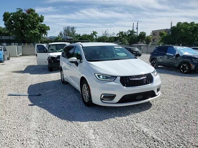 2023 Chrysler Pacifica Touring L VIN: 2C4RC1BG4PR629548 Lot: 92348615