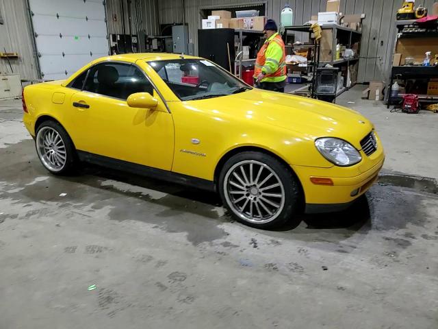 1998 Mercedes-Benz Slk 230 Kompressor VIN: WDBKK47F5WF024125 Lot: 92211255