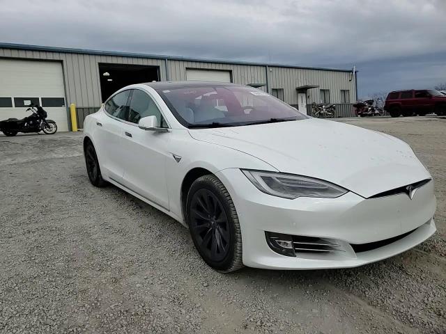 2017 Tesla Model S VIN: 5YJSA1E2XHF228770 Lot: 92863735