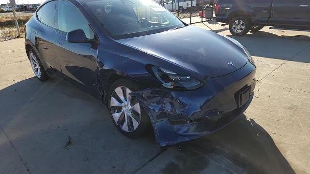 2024 Tesla Model Y VIN: 7SAYGDEE5RA226401 Lot: 90619015