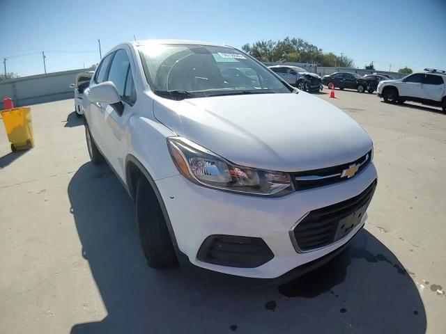2019 Chevrolet Trax Ls VIN: 3GNCJNSB4KL290875 Lot: 90758685