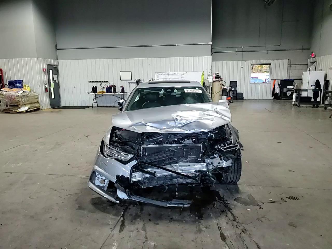 Фото: WAUH2AFC1HN067528