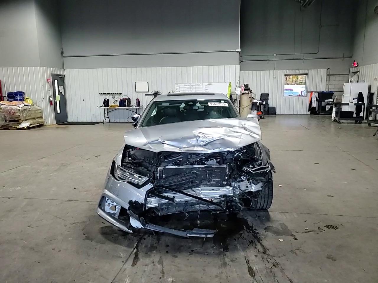 Фото: WAUH2AFC1HN067528