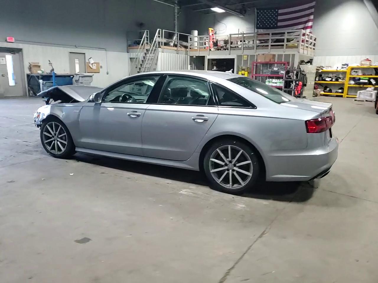 Фото: WAUH2AFC1HN067528