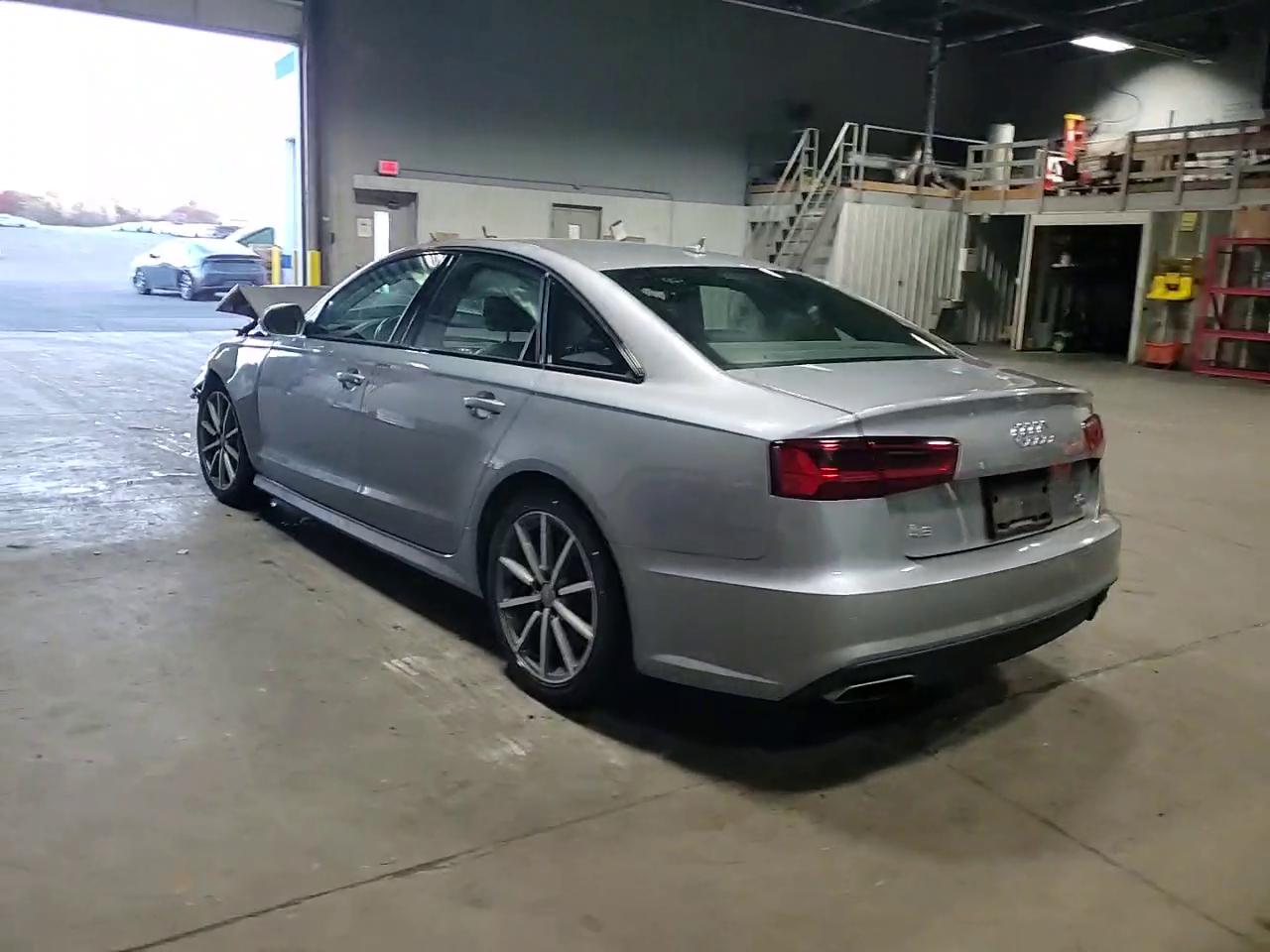 Фото: WAUH2AFC1HN067528