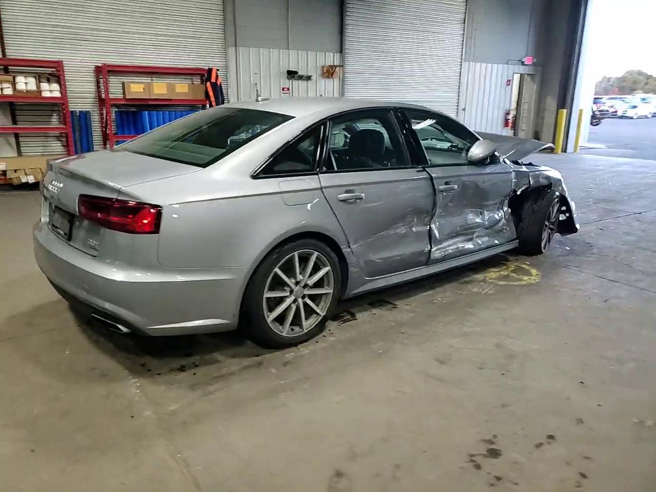 Фото: WAUH2AFC1HN067528