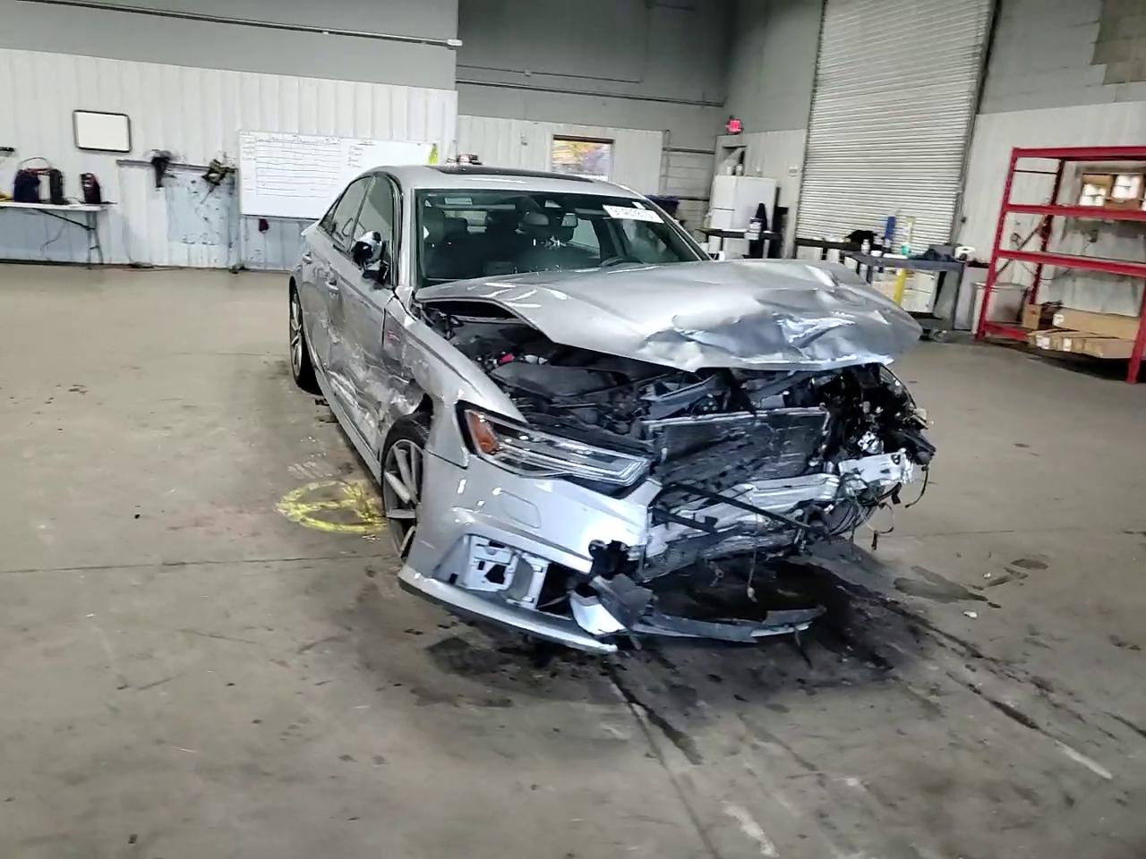 Фото: WAUH2AFC1HN067528