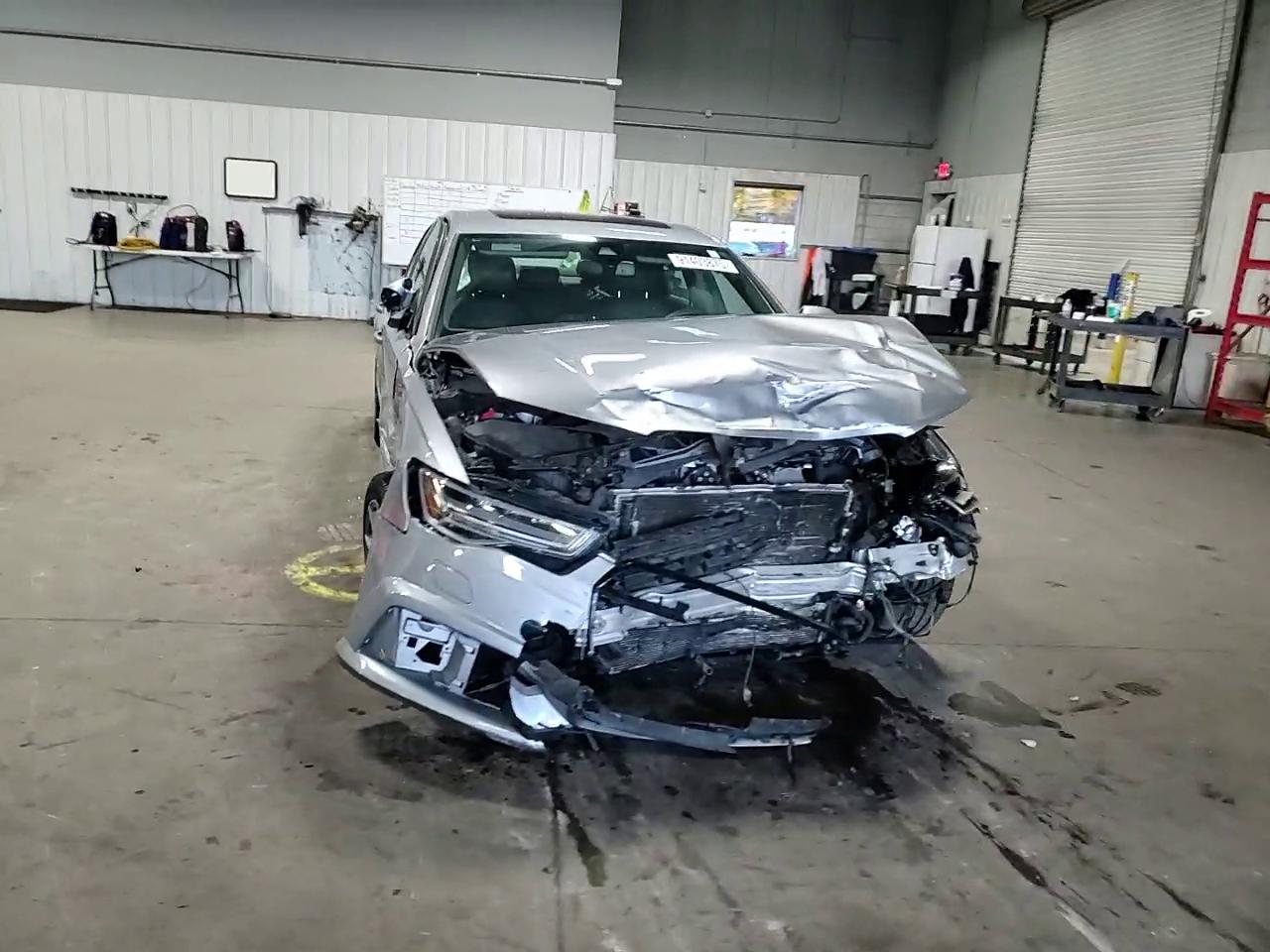 Фото: WAUH2AFC1HN067528