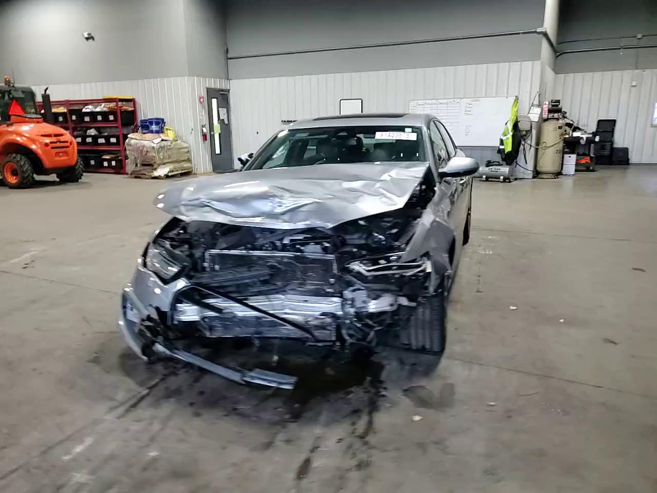 Фото: WAUH2AFC1HN067528