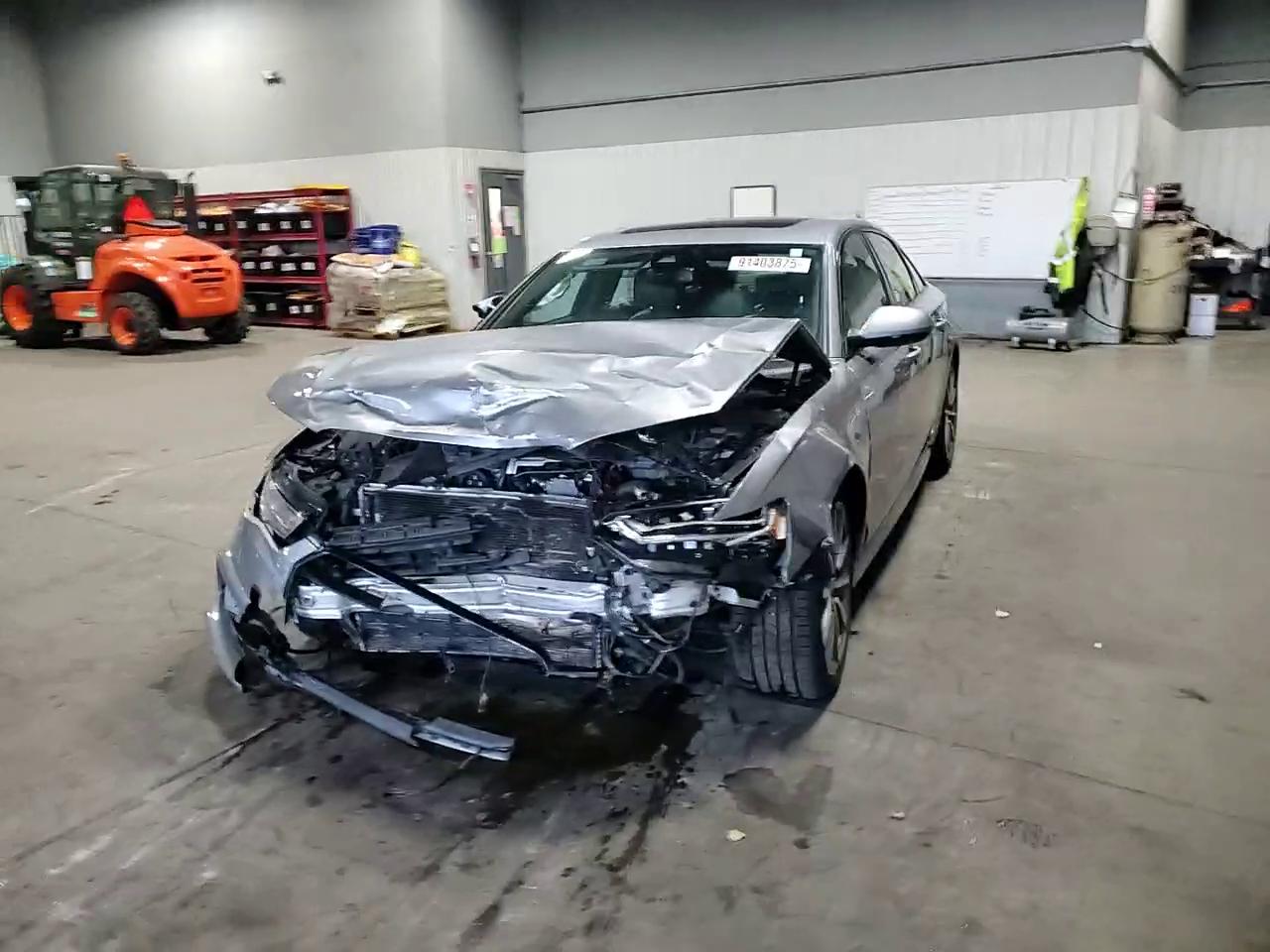 Фото: WAUH2AFC1HN067528