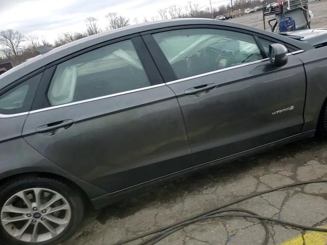 2019 Ford Fusion Se VIN: 3FA6P0LU7KR103025 Lot: 94458905