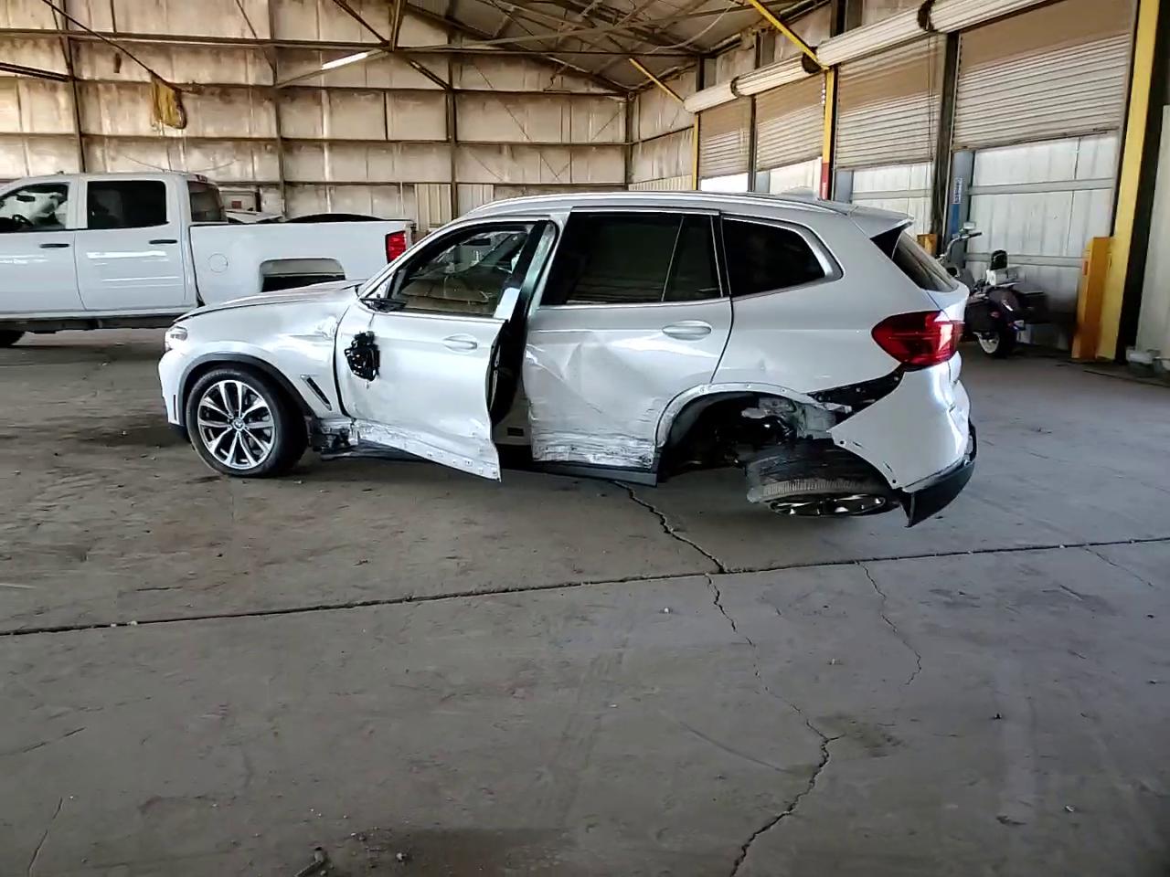 Фото: 5UXTR7C54KLR46038