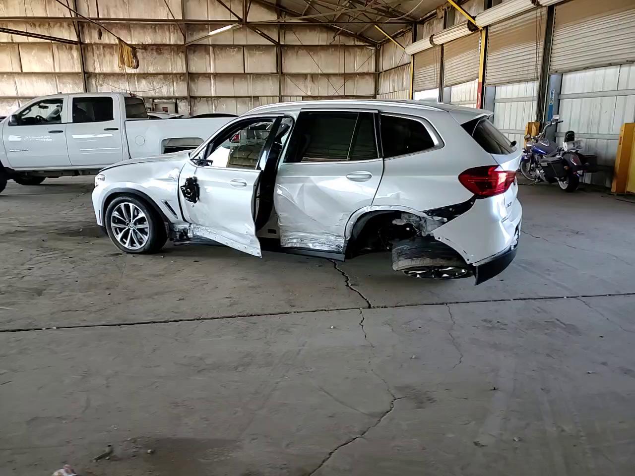 Фото: 5UXTR7C54KLR46038