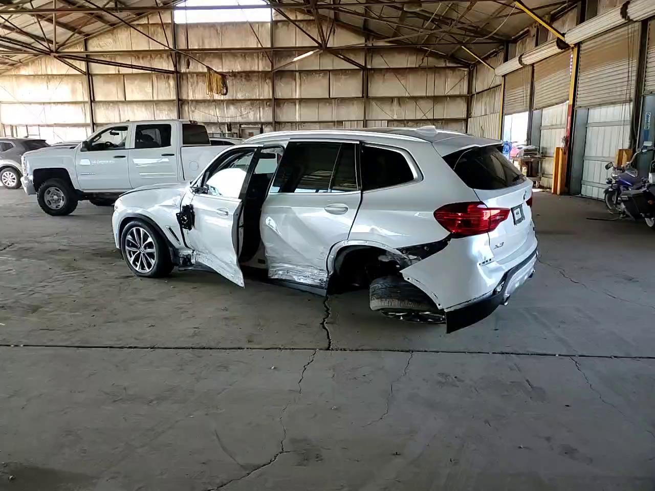 Фото: 5UXTR7C54KLR46038