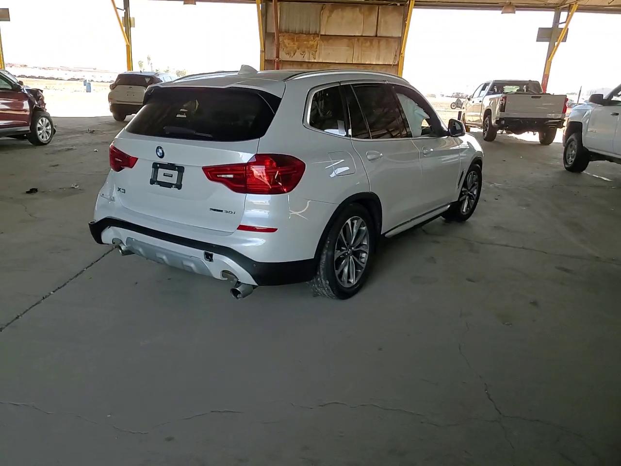 Фото: 5UXTR7C54KLR46038