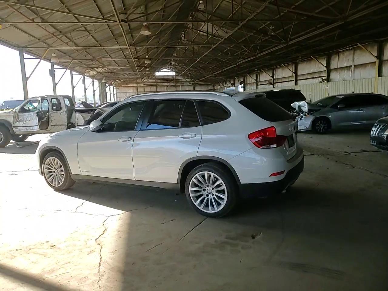 Фото: WBAVM1C56EVW47209