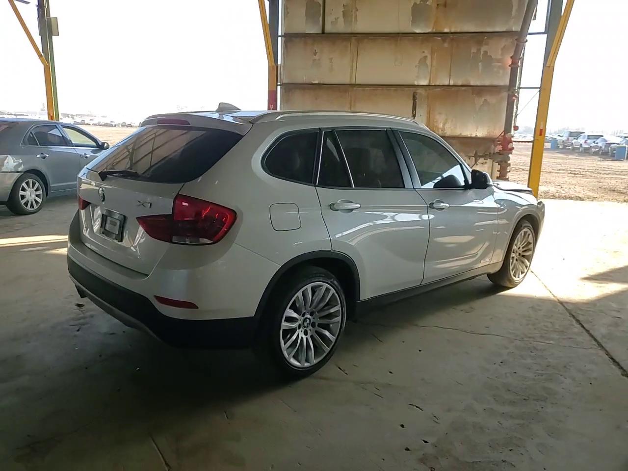 Фото: WBAVM1C56EVW47209