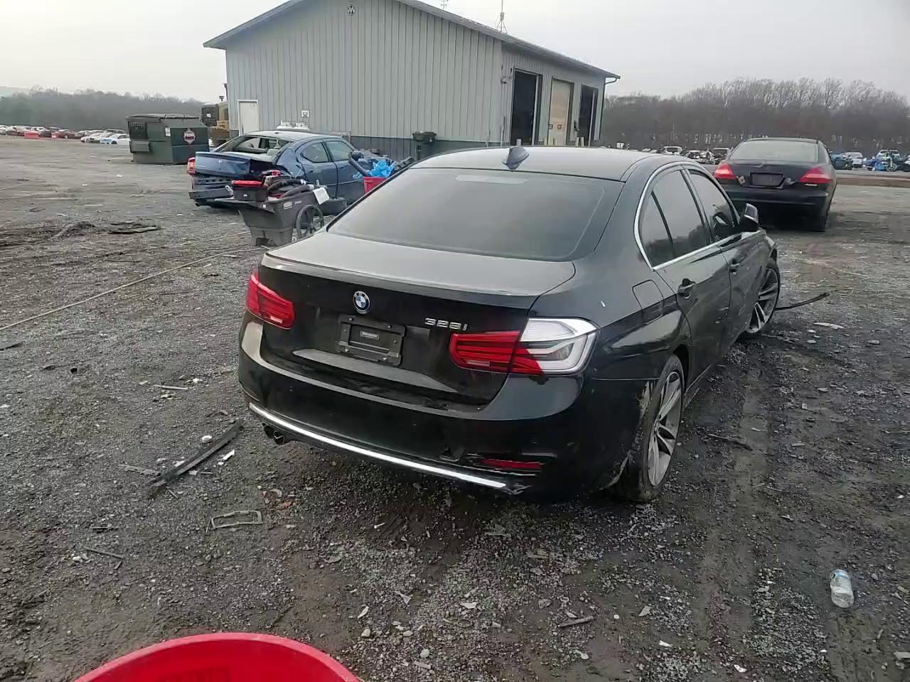 Фото: WBA8E9C59GK647069