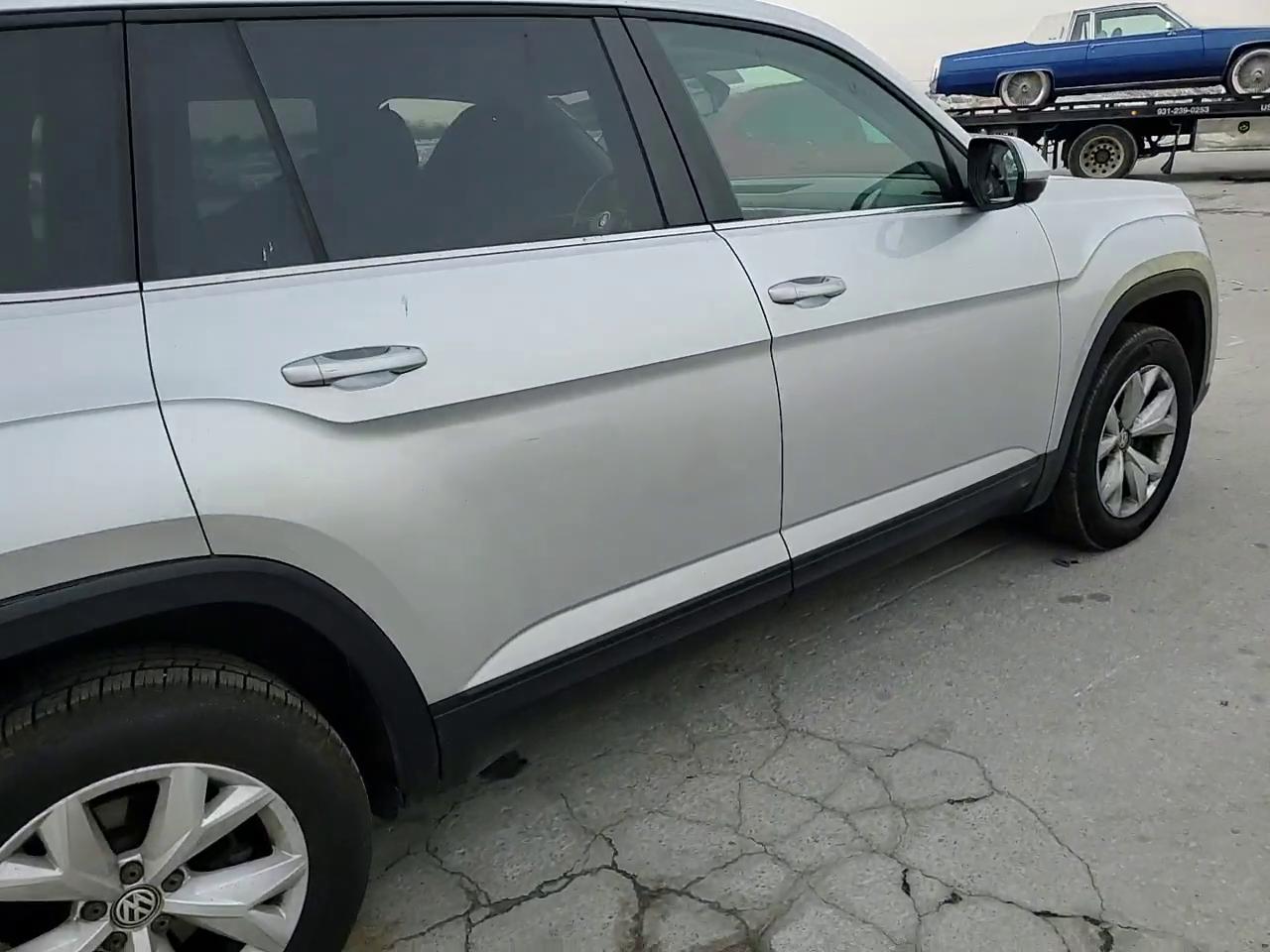 Фото: 1V2CR2CAXJC570329