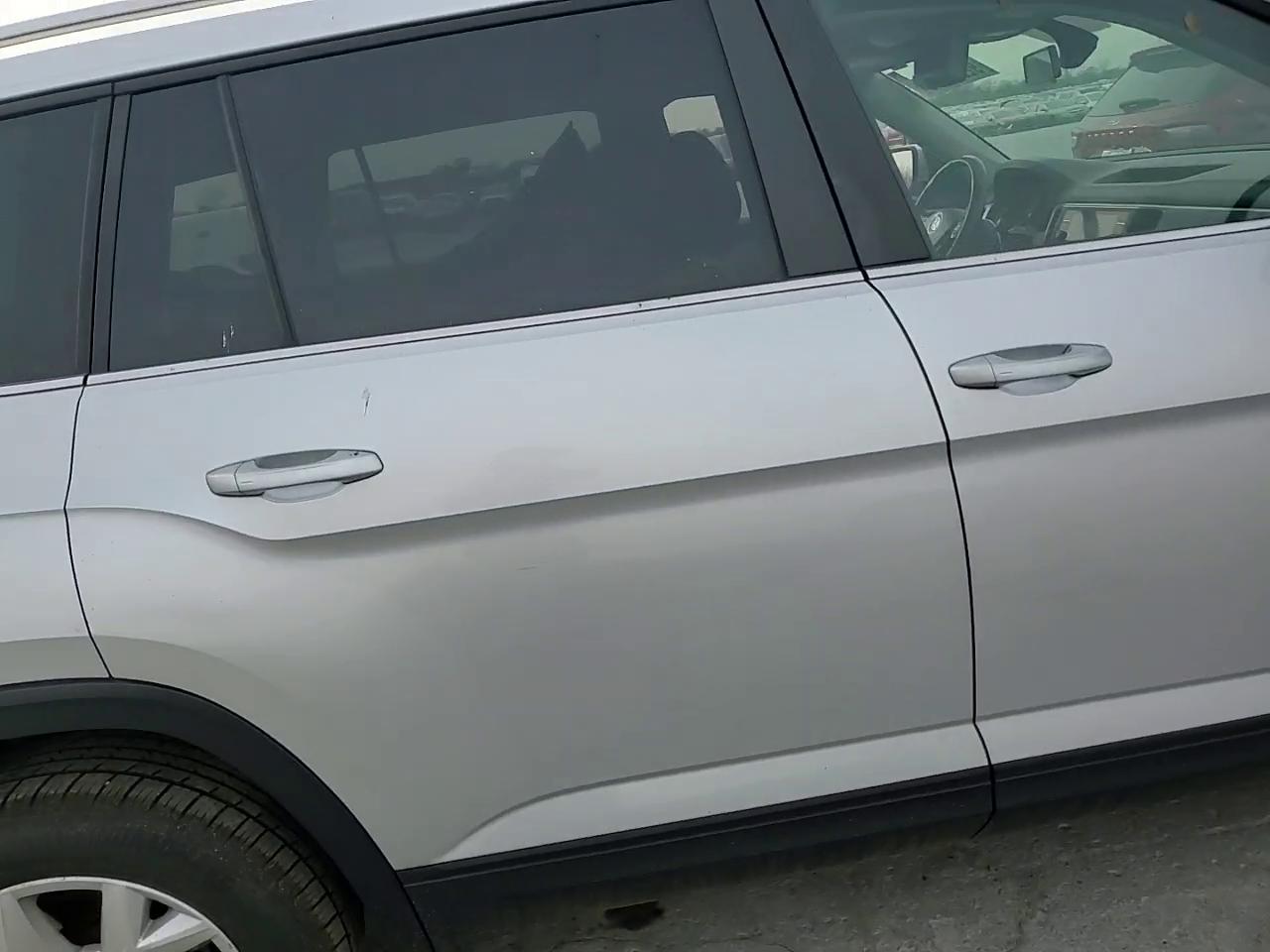 Фото: 1V2CR2CAXJC570329