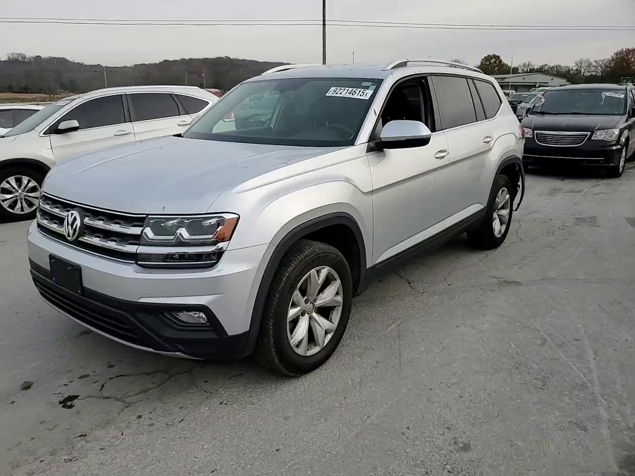 Фото: 1V2CR2CAXJC570329