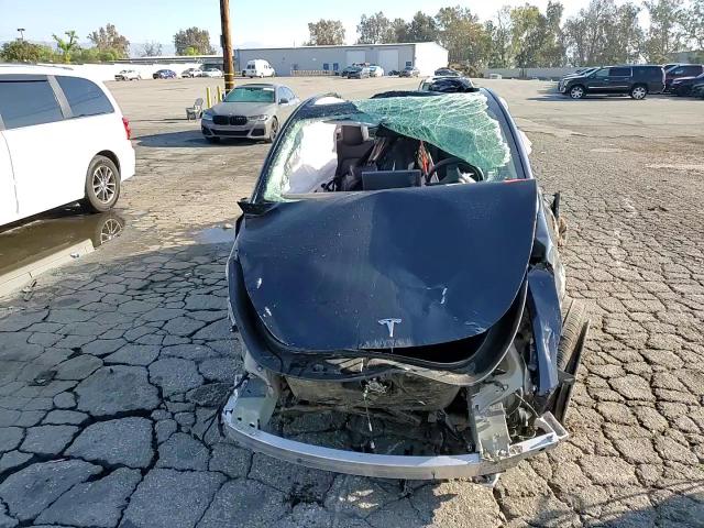 2024 Tesla Model Y VIN: 7SAYGDEE2RF132737 Lot: 93760855